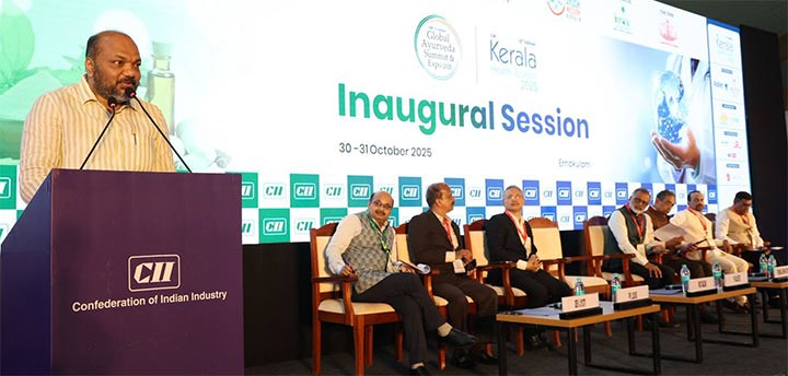 ആഗോള ആയുർവേദ ഉച്ചകോടിയും കേരള ഹെൽത്ത് ടൂറിസം 2025 ന്റെയും ഉദ്ഘാടന സമ്മേളനം വ്യവസായ മന്ത്രി പി രാജീവ് അഭി സംബോധന ചെയ്യുന്നു . (left to right) സിഐഐ സതേൺറീജിയണൽ ഡയറക്ടർ ദേവ് ജ്യോതി, സിഐഐ കേരള ഹെൽത്ത് കെയർ പാനൽ കൺവീനർ ഡോ. പി. വി. ലൂയിസ് , സിഐഐ കേരള ചെയർമാൻ വി.കെ.സി. റസാക്ക് , സിഐഐ സതേൺറീജിയണൽ ചെയർമാൻ തോമസ് ജോൺ മുത്തൂറ്റ് , സിഐഐ കേരള ആയുർവേദ പാനൽ കൺവീനർ, ഡോ. പി. എം. വാരിയർ, ചെയർമാൻ, ഗ്ലോബൽ ആയുർവേദ സമ്മിറ്റ്, ഡോ. സജി കുമാർ , സിഐഐ കേരള ഹെൽത്ത് കെയർ പാനൽ കോ-കൺവീനർ, ഡോ. നളന്ദ ജയദേവ് എന്നിവർ വേദിയിൽ