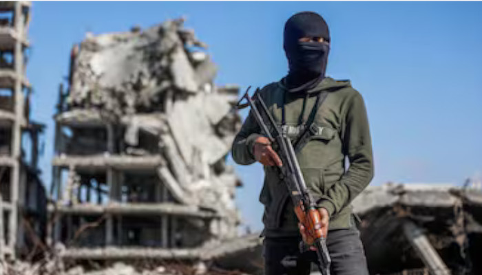 തങ്ങളുടെ പക്കലുള്ള ആയിരക്കണക്കിന് ആയുധങ്ങള്‍ വിട്ടുനൽകാൻ തയ്യാറാണെന്ന് ഹമാസ്,  കൈമാറുന്നത്ട്രംപിന്റെ സംഘടനയായ പലസ്തീൻ അഡ്മിനിസ്‌ട്രേറ്റീവ് കമ്മിറ്റിക്ക്