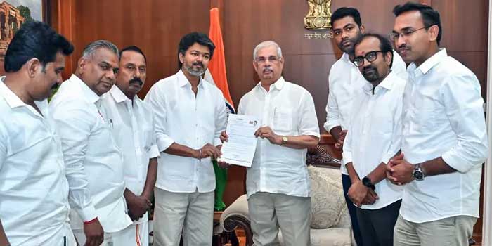 തമിഴകത്ത് വൻ ട്വിസ്റ്റ്!! 113 പോരാ, 118 എംഎൽഎമാരുടെ കത്ത് വേണം- ​ഗവർണർ,......